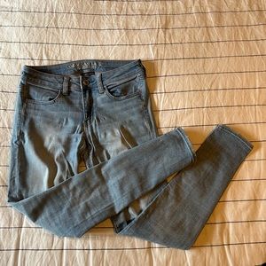 American Eagle Lightwash Jeans